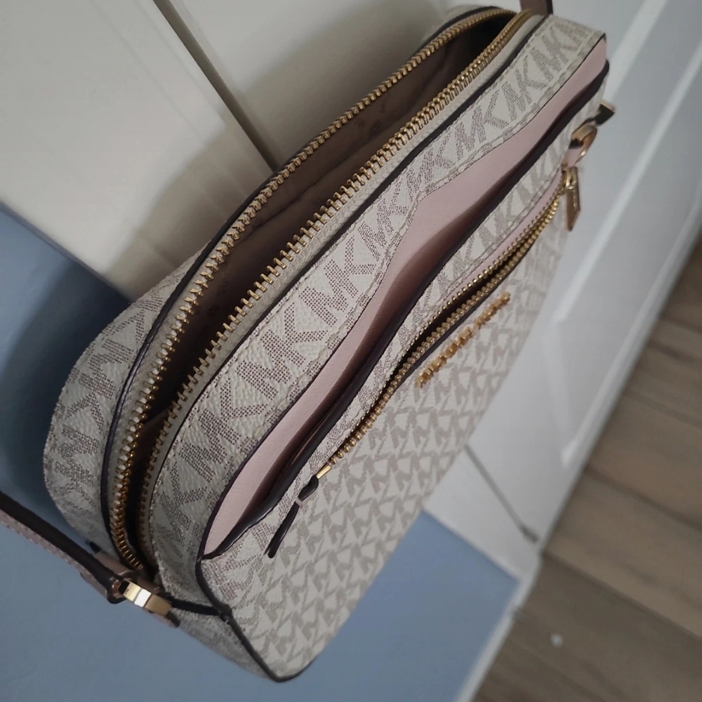 Michael Kors Pink and Cream Crossbody Bag - Picture 9 of 16
